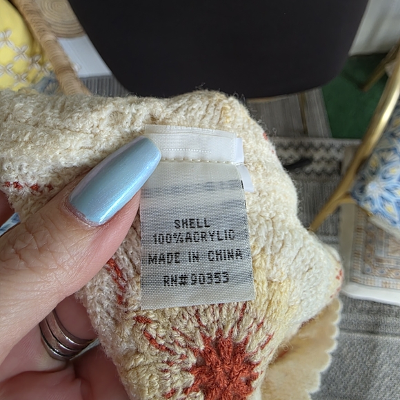 Rebellion Crochet Floral Crop Top - Cream and Red Daisy Jones Aesthetic - Picture 10 of 10